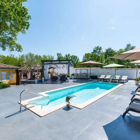 In - Istrien 42535 Appartamento Porec